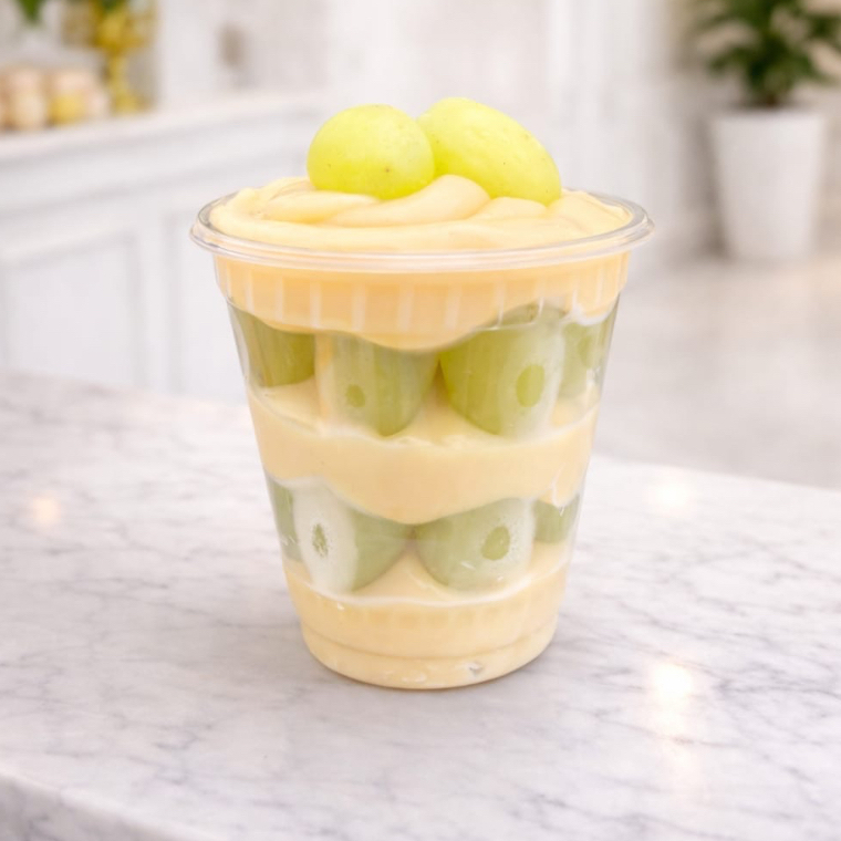 Uvas fresquinhas e suculentas combinadas com um creme de Ninho super cremoso e macio. Uma explosão de sabor que une o frescor da fruta com a delicadeza e suavidade do leite em pó.