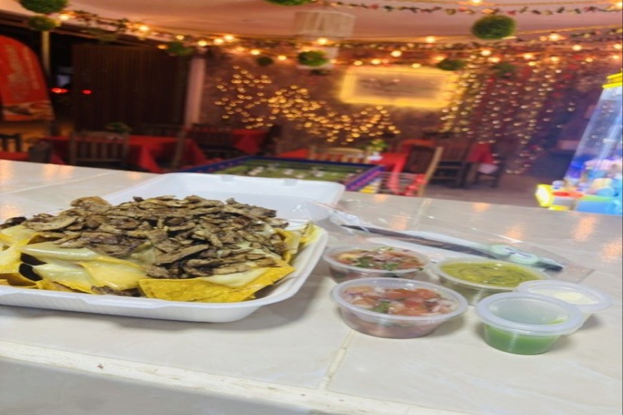 NACHOS DE CARNE ASADA