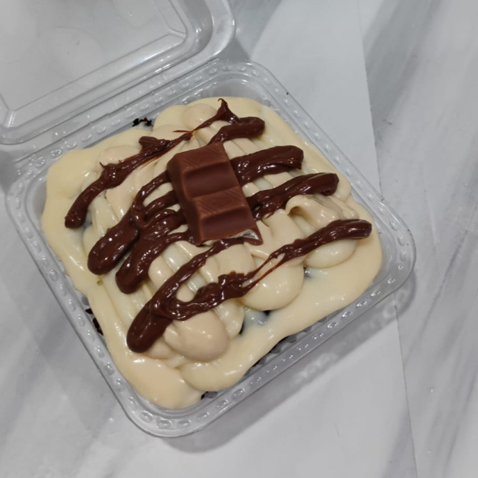 Escondidinho de Brownie com recheio tipo Kinder Bueno
