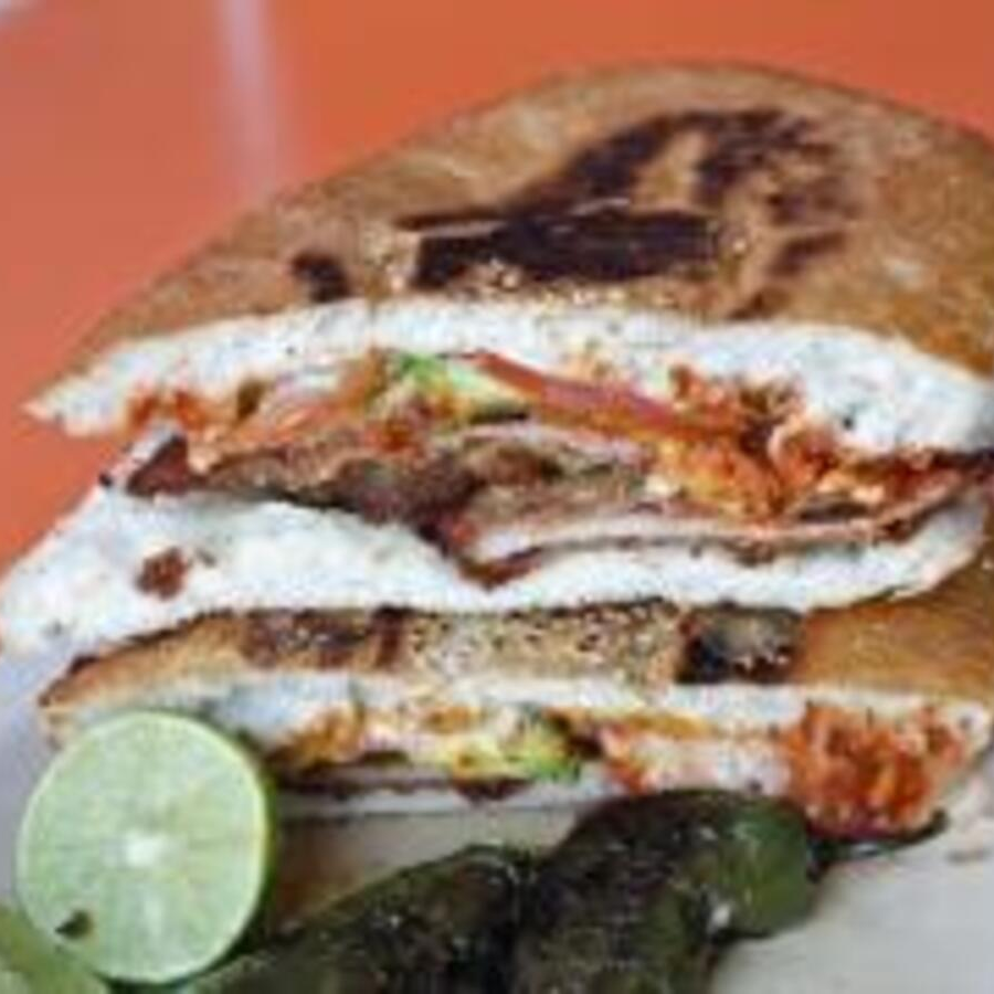 Combo-2 Tortas Caprichosas + 1 Refresco