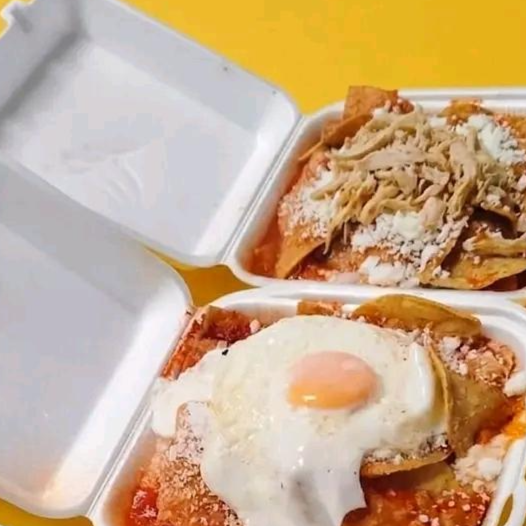 Chilaquiles con Huevo Estrellado+cafe.