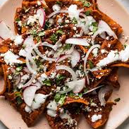 Chilaquiles en Salsa de Chorizo Sencillos