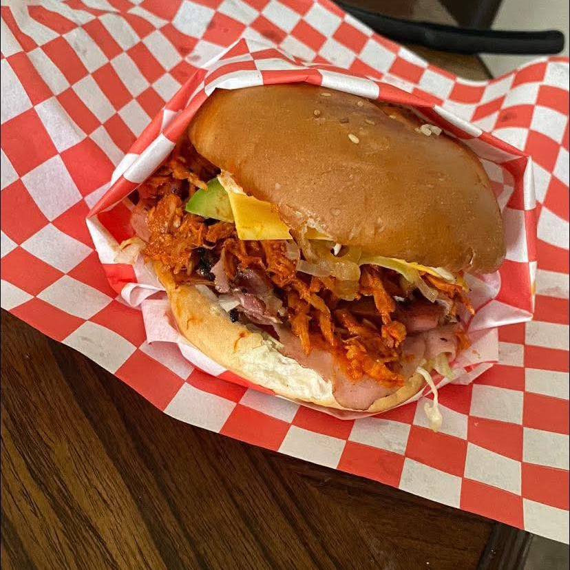 PIERNA DE PUERCO ADOBADA
