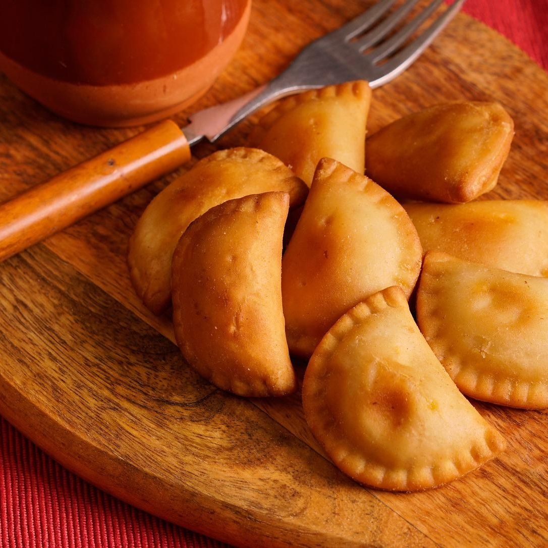 Mini empanadas de jamón con queso