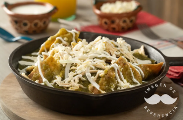 Chilaquiles Verdes con 2 Huevos