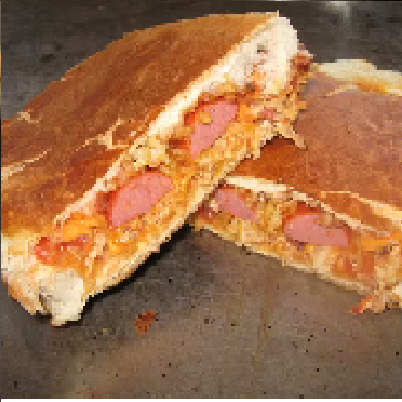 2 vina(perdigão), maionese (industrial dajuda), cenoura ralada, milho, tomate, cebola, pimentão, farofa, batata-palha.