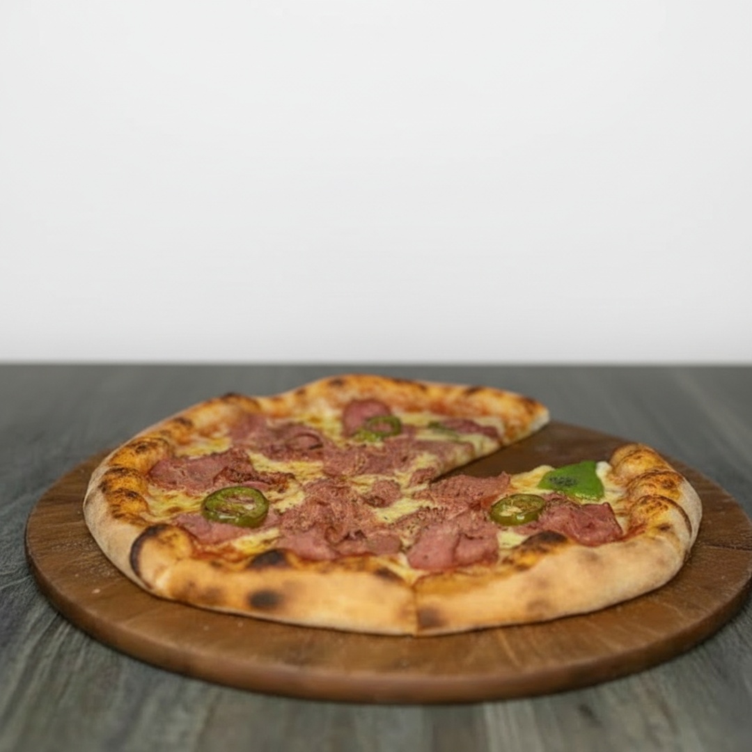 Molho de tomate italiano, muçarela, parmesão, calabresa picada, pimenta calabresa e orégano