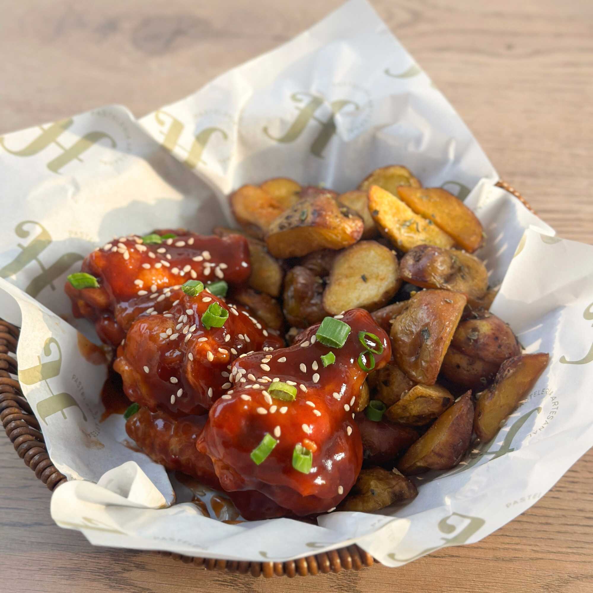 Alitas BBQ (5 Unid) con papas