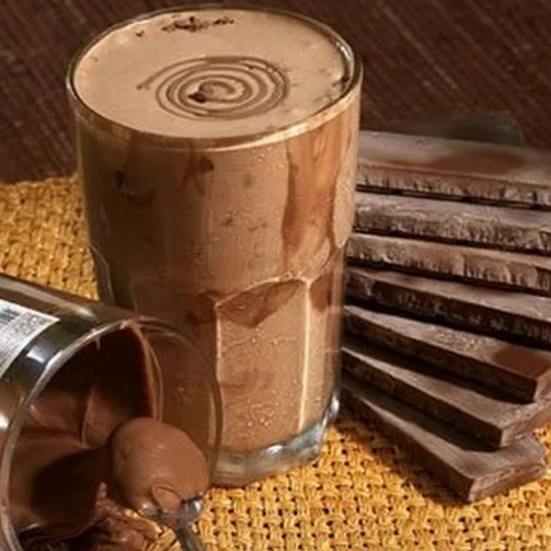 Sorvete de baunilha cremoso batido com Nutella e calda extra de Nutella. Perfeito para os amantes de chocolate e sabor intenso!