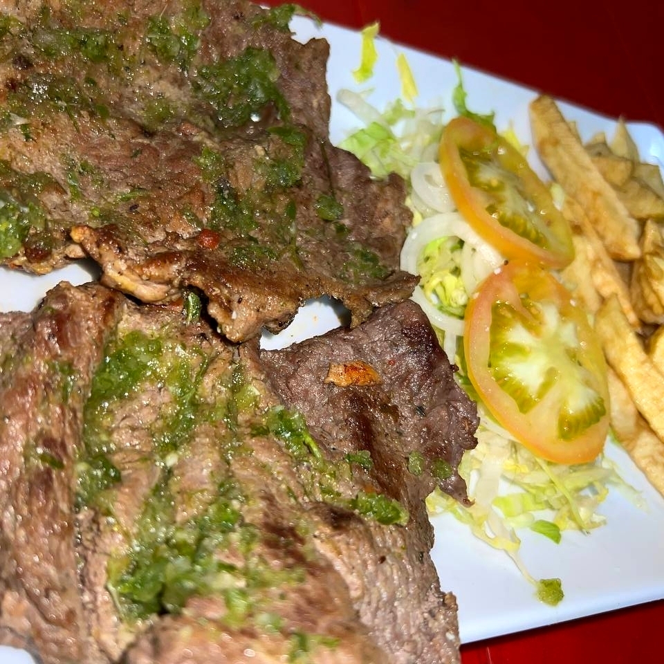 Carnes de Res a la Plancha + Papas Fritas