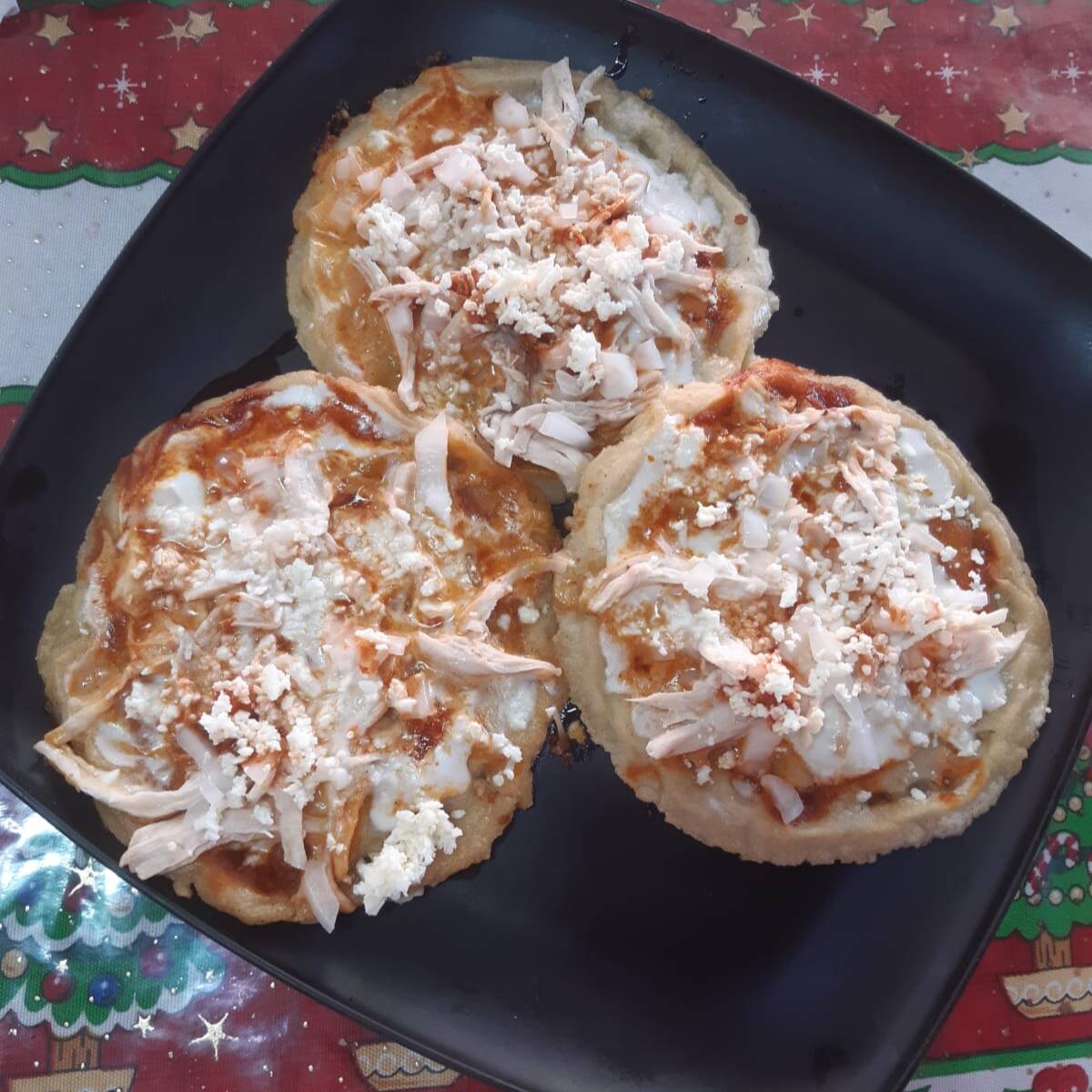 Picaditas Mixtas con Pollo 3 Pzas