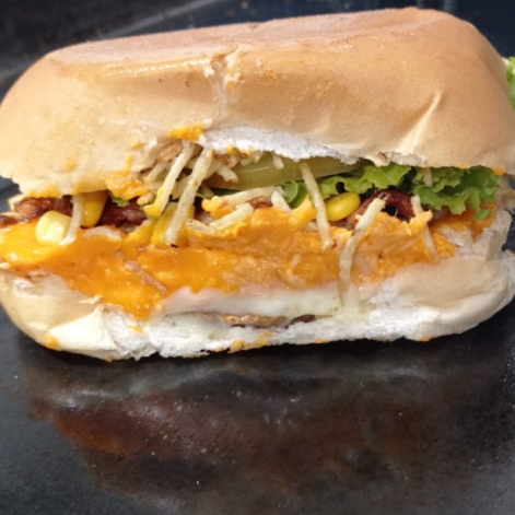 2 hambuguer industrial 56g, maionese industrial dajuda, queijo, presunto, alface, tomate, bacon, calabresa, frango desfiado