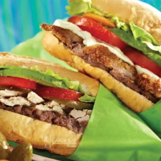 Torta de Milanesa de Cerdo con Quesillo.