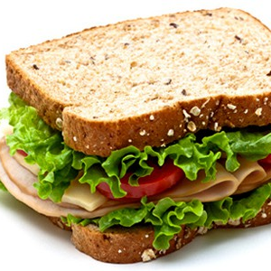 SANDWICH DE JAMON CON EL PAN SEMI TOSTADO