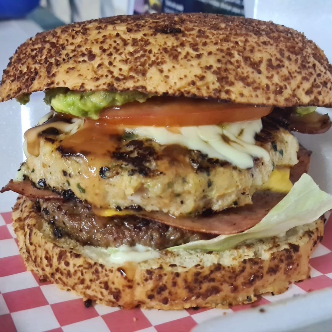 Hamburguesa Mar y Tierra