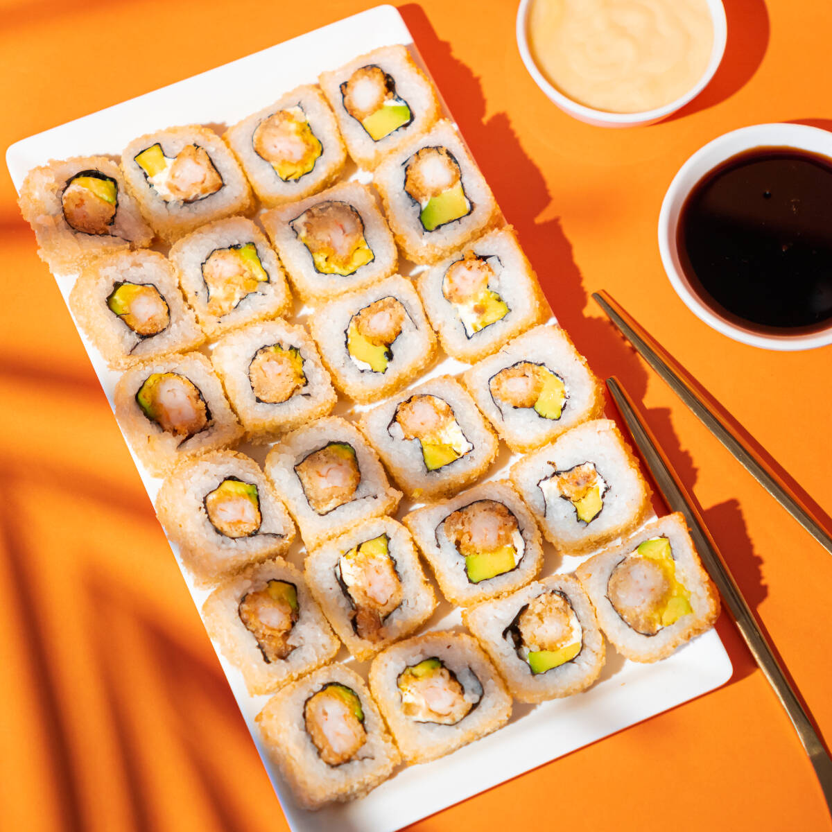 24 Bocados de Sushi Camarón Tempura