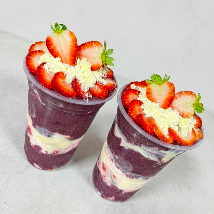 2 copos de açai de 550ml + 4 Acompanhante ( banana, granola, leite condensado e leite em pó