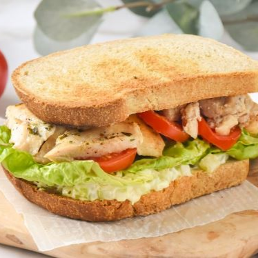 Sándwich de pechuga de pollo