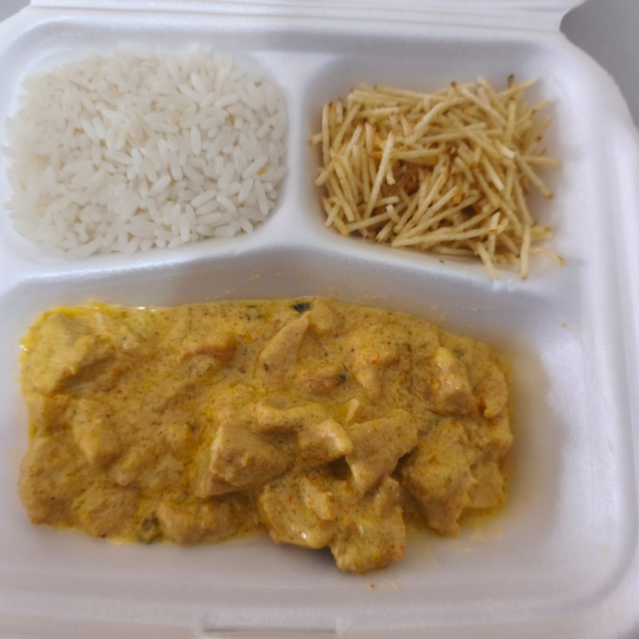 Arroz soltinho feito na hora e batata palha!