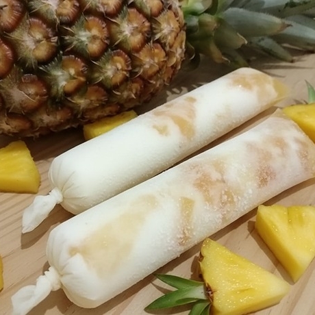 Creme condensado sabor abacaxi, com geleia artesanal da fruta em pedaços