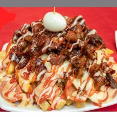 Salchipapa Especial Tocineta y Queso
