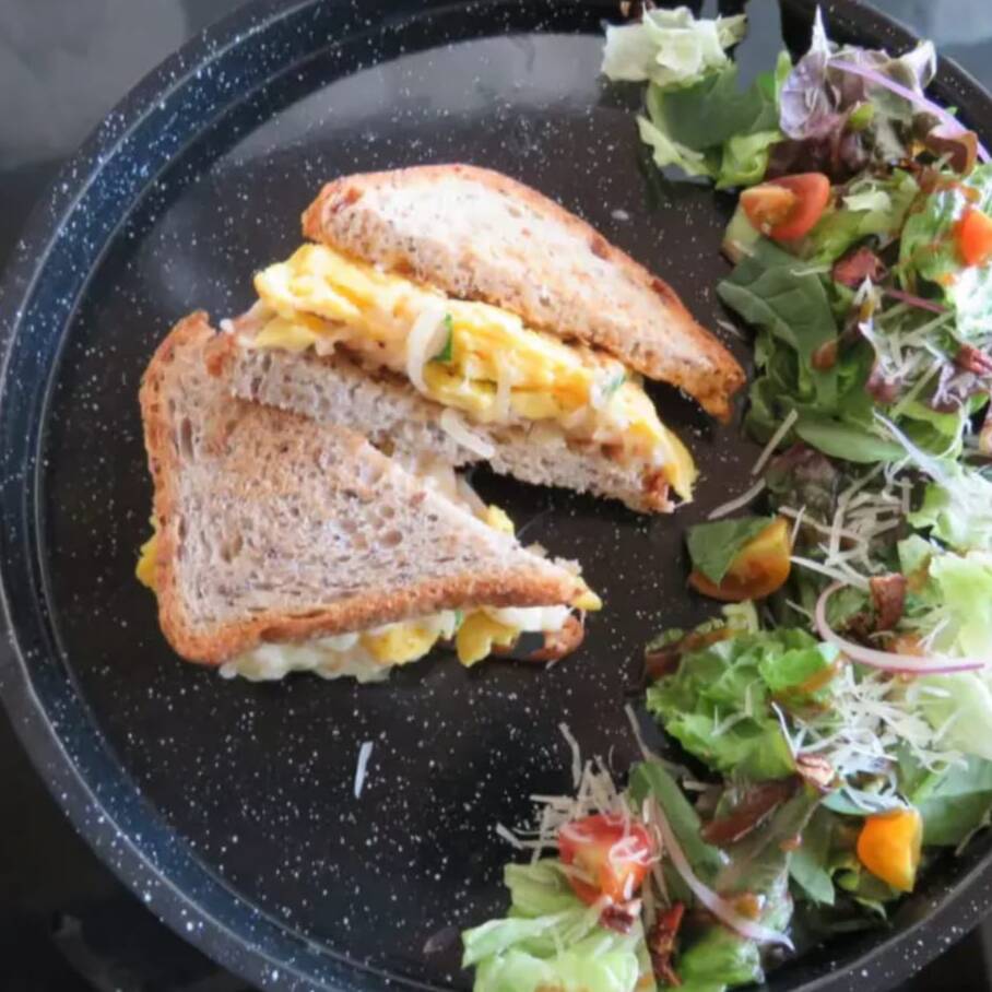 Sándwich Huevo y Queso