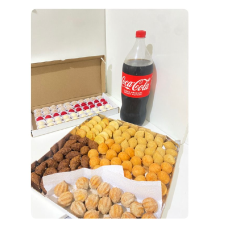 Deliciosos salgados fritos na hora. Crocância e muito sabor. salgados de 22g tamanho padrão de festa