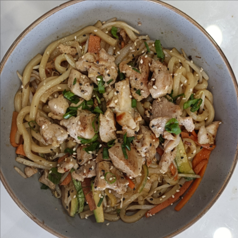 Yakisoba de Pollo