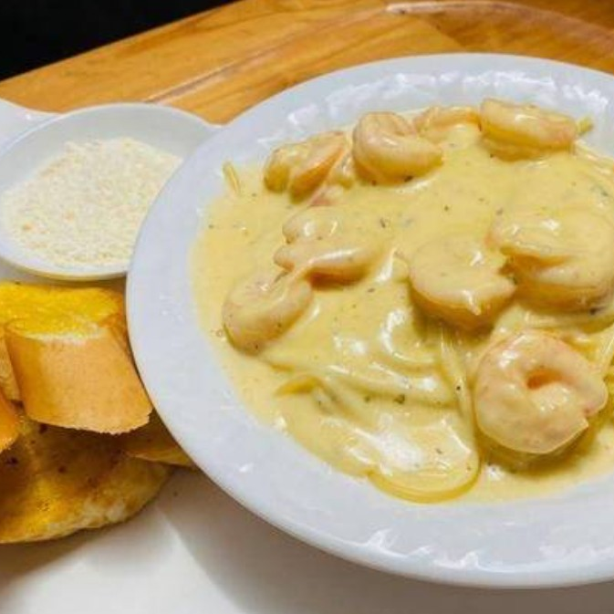 Pasta en Salsa Blanca con Camarones