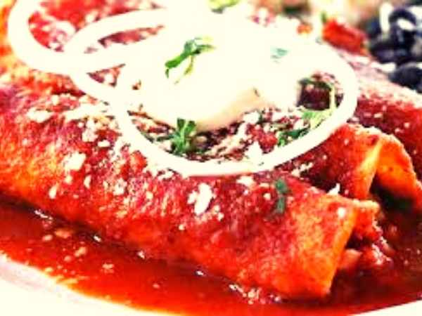 Enchiladas Rojas con Papas