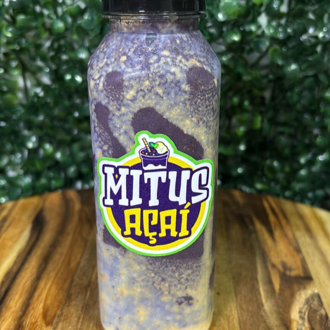 Açaí leite condensado e paçoca.