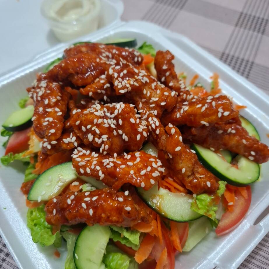 Ensalada De Boneless