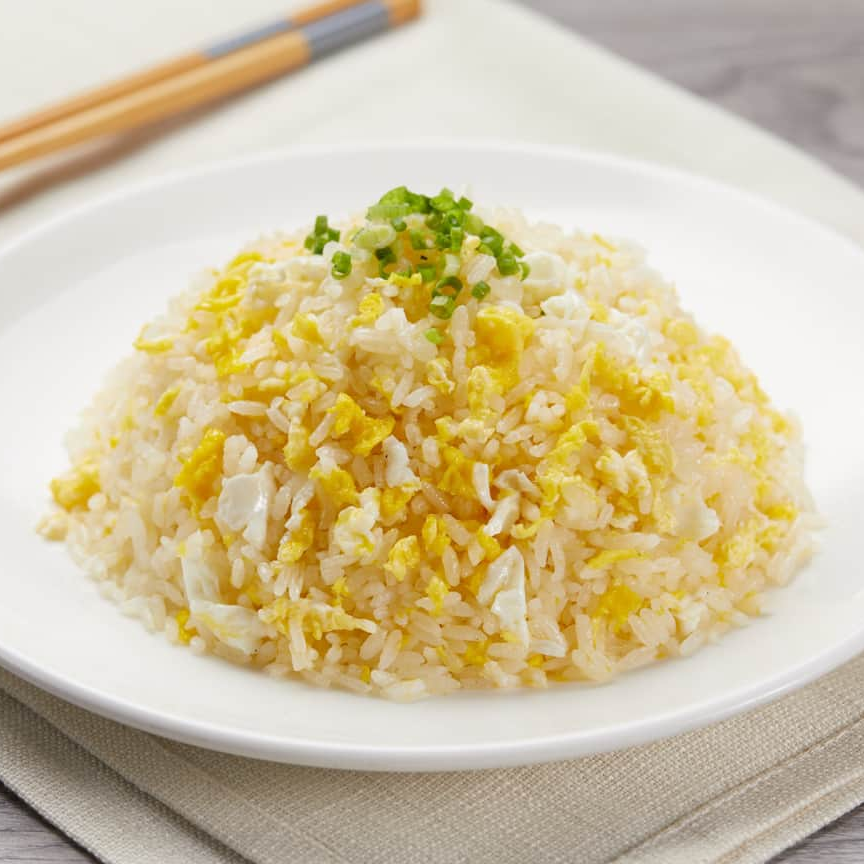 Arroz Frito con Huevo y Cebollin Entero