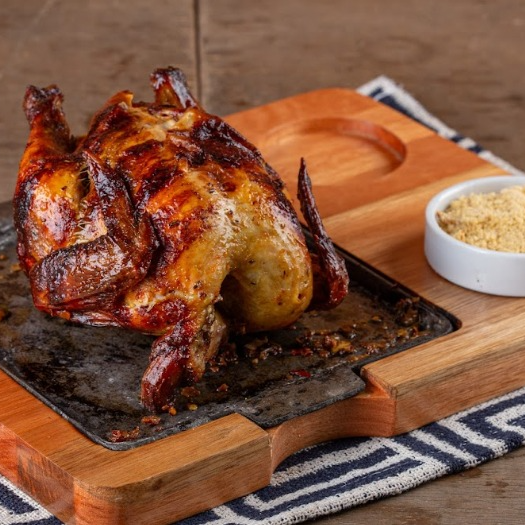 Frango assado + farofa da casa