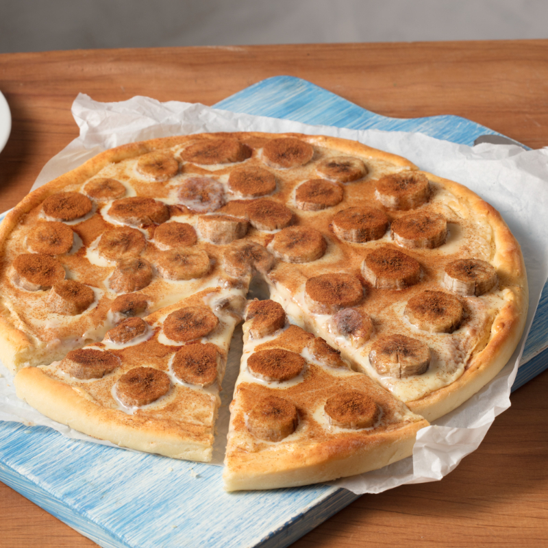 Banana, doce de leite, canela e açúcar