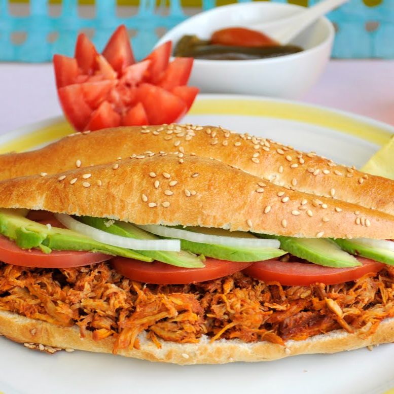 Torta Pierna Enchilada + Agua del Dia