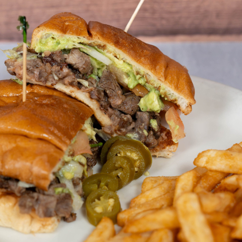 Torta De Asada Especial Con Papas Fritas