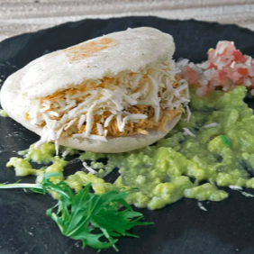 Arepa Pollo y Champiñones