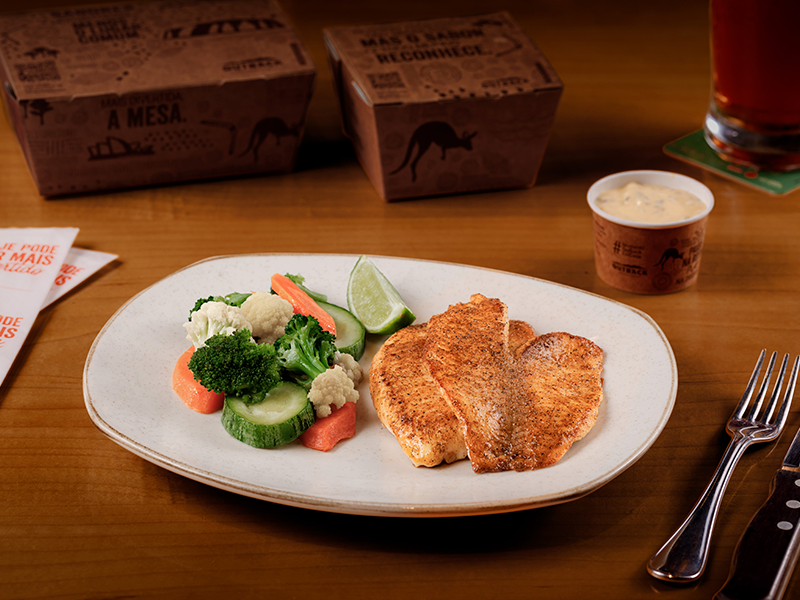 Tilápia preparada na chapa e servido com o delicioso molho tartare.
Sem Glúten