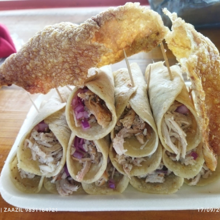 12 Tacos surtido cochinita lechón azada
