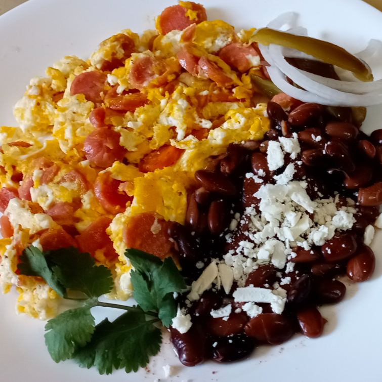 Huevos con Salchicha