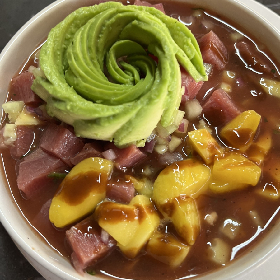 CEVICHE DE ATÚN CON MANGO