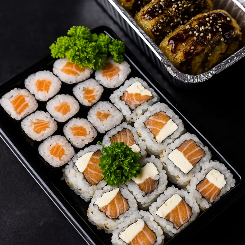 10 Uramaki Filadélfia 10 Hossomaki Salmão 16 Hot Filadélfia