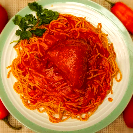 Tallarines Rojos Con Pollo