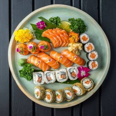 04 Uramaki de Salmão, 06 Carioca de Salmão, 04 Hossomaki de Salmão, 04 Niguiri de Salmão, 05 Sashimi de Salmão, 03 Joy Joy. (Não alteramos peças).