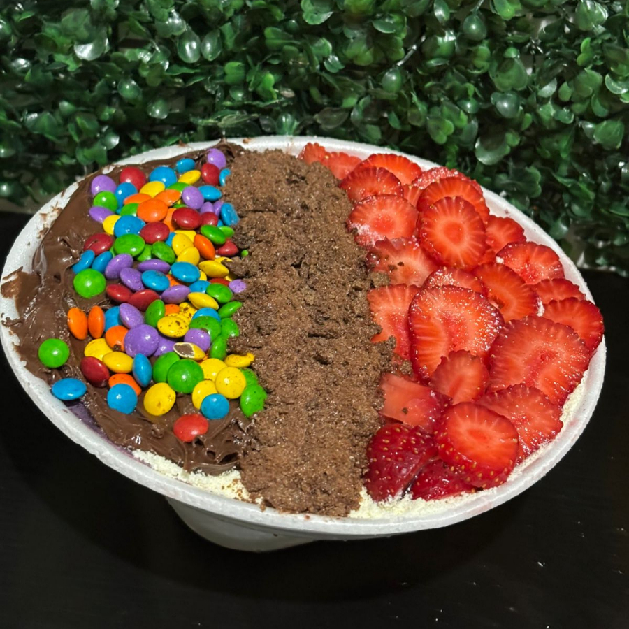 Dê asas à sua criatividade e monte o sua marmita de 700ml exatamente ao seu gostos! Aproveite a oportunidade para experimentar o melhor açaí da região, preparado com todo o cuidado e paixão que você merece.