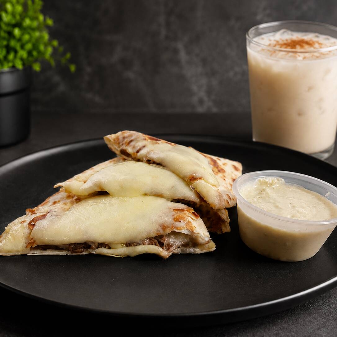 Quesadilla y Horchata