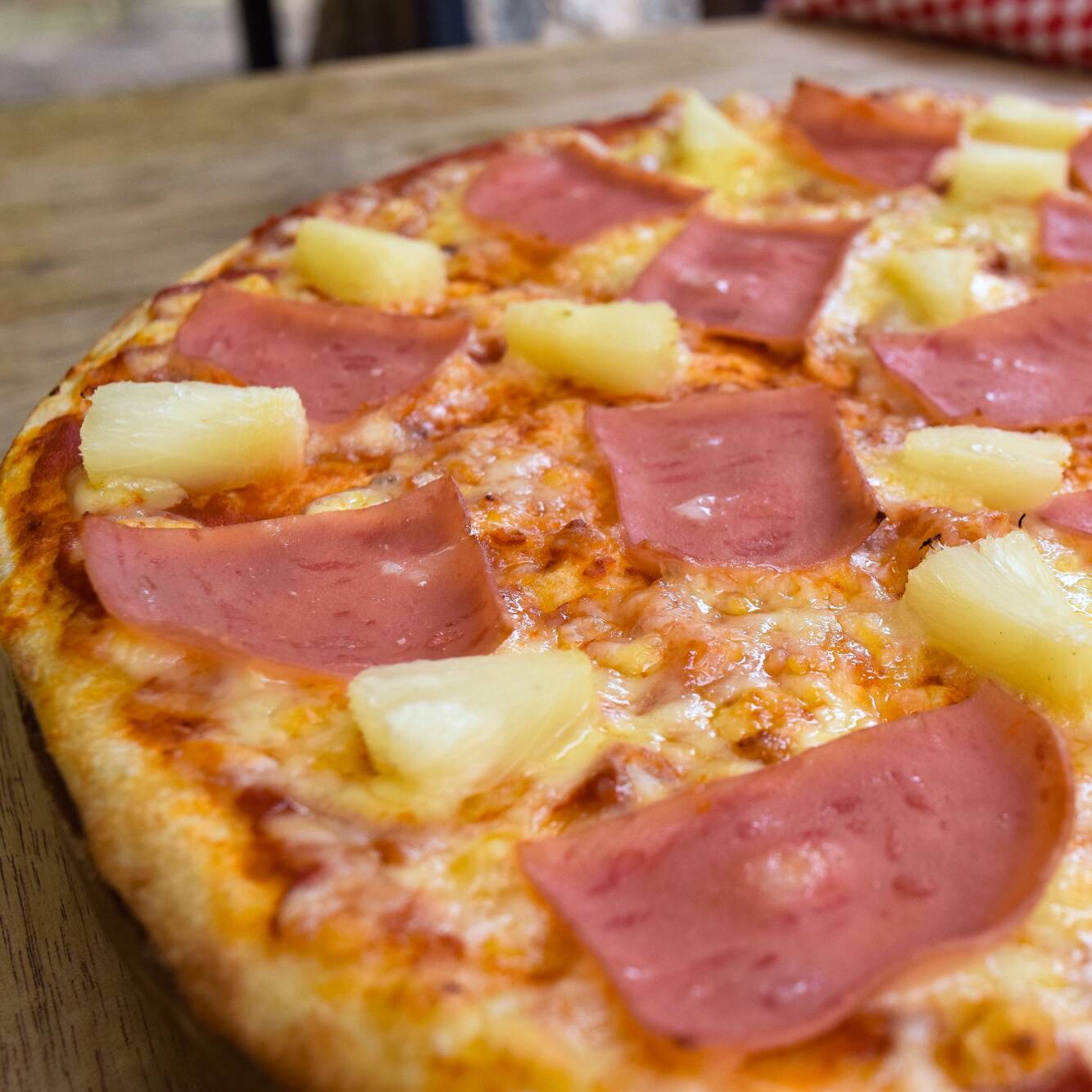 Pizza Hawaiana (Med)