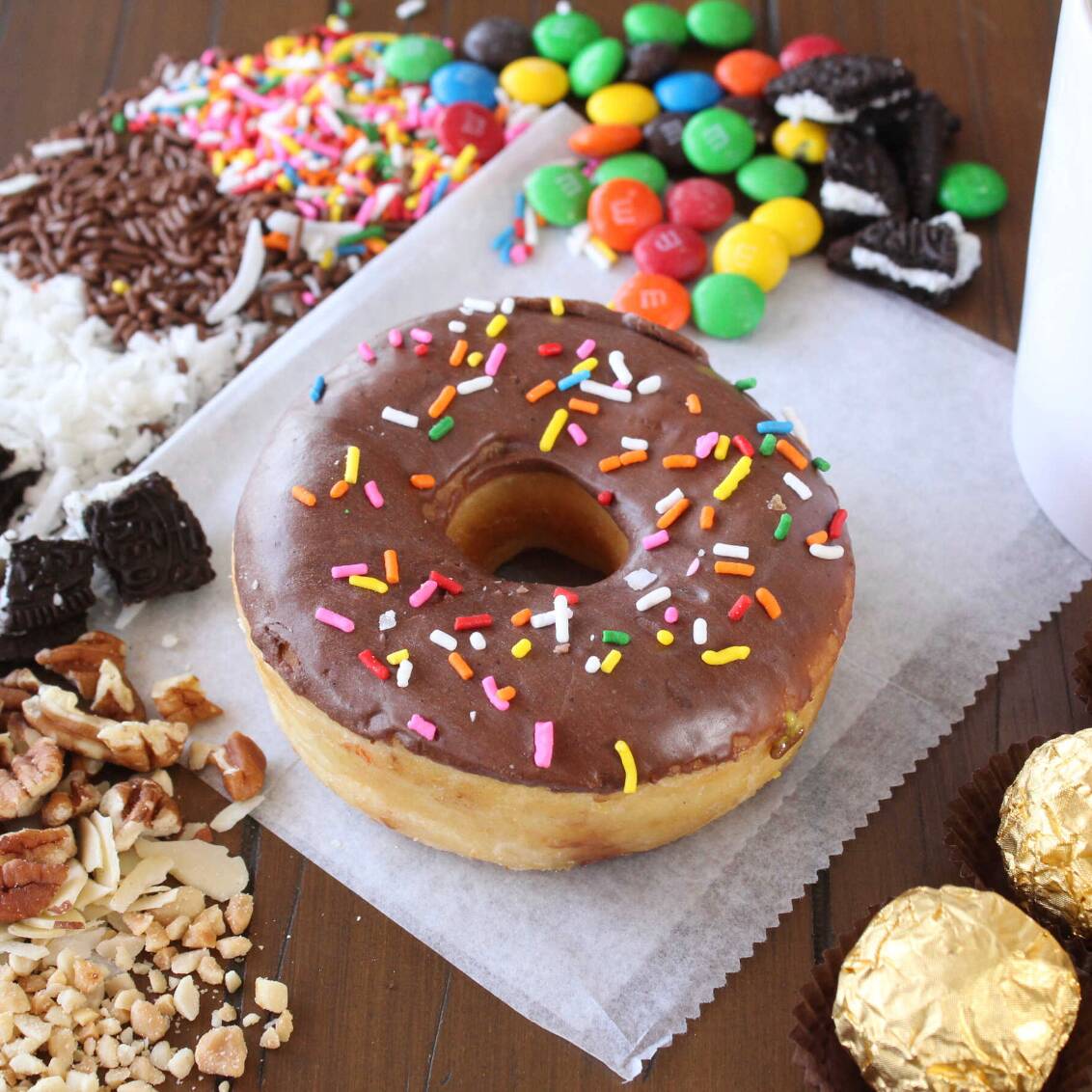 Dona Chocolate Sprinkles
