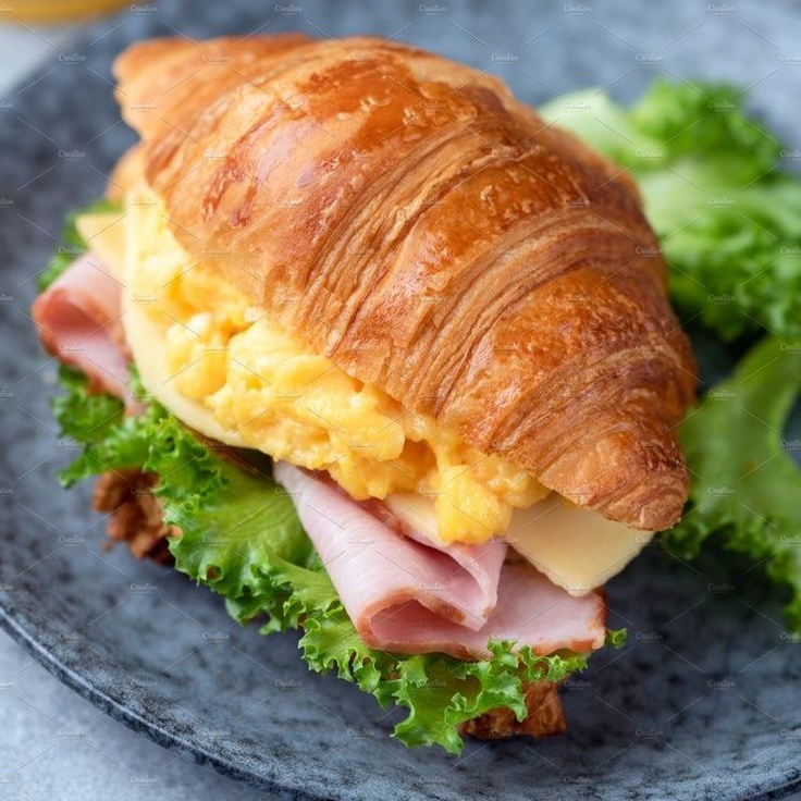 Croissant Huevo y Tocino